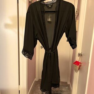 Black Sheer Robe lace trim M NWT